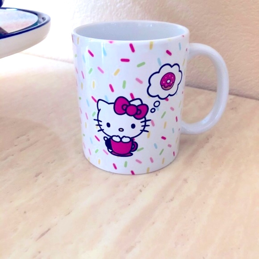 Hello Kitty Cafe Las Vegas Exclusive Sprinkled Mug - Picture 3 of 4